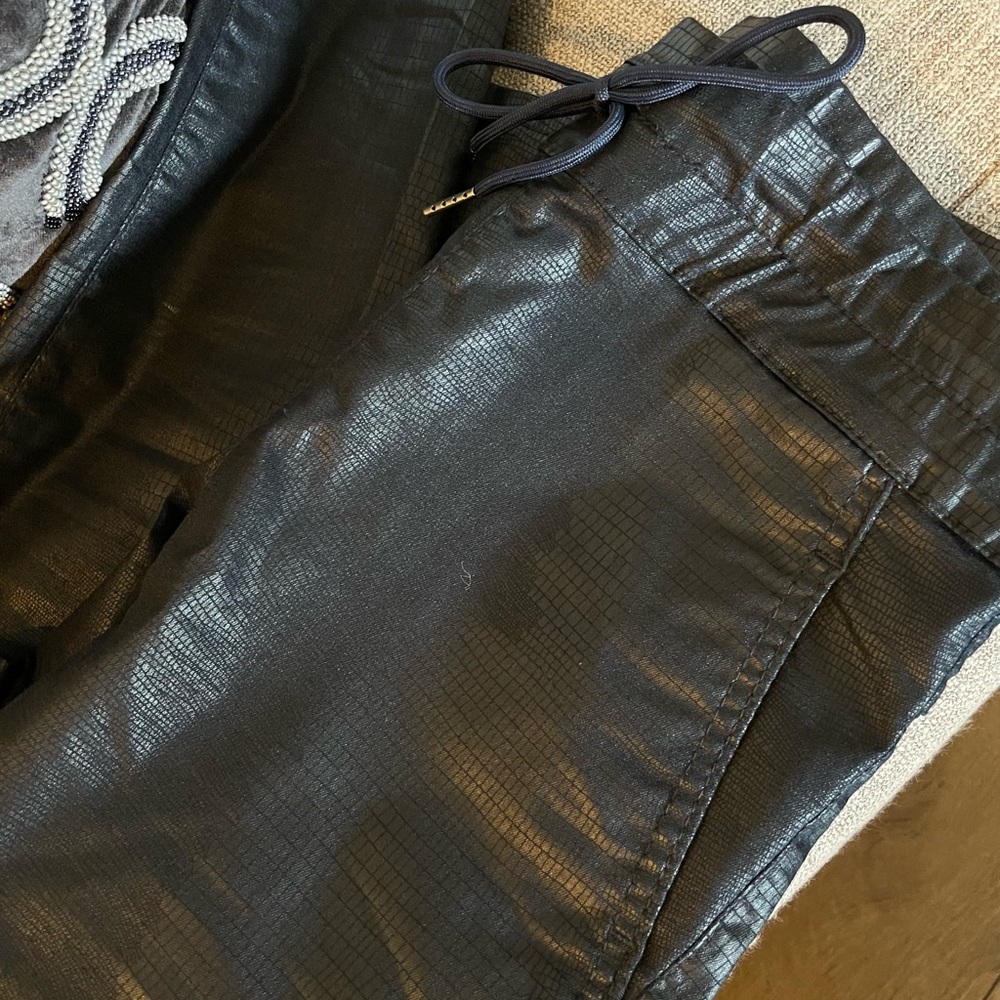 Flog - sz28 Dark Navy - skinny leg- never worn